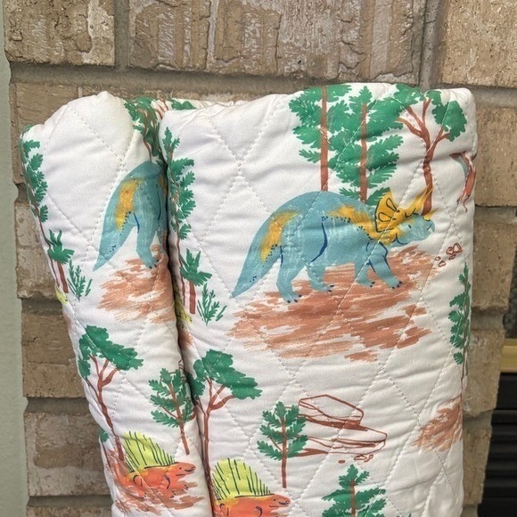 The Big One Kids Dinosaur 2 Piece Reversible Quilt Set Twin/ Twin XL NWT - Picture 9 of 12